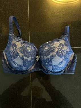 Victoria's Secret  Lightly Lined Lace-Cup Full-Coverage Bra 32DDD